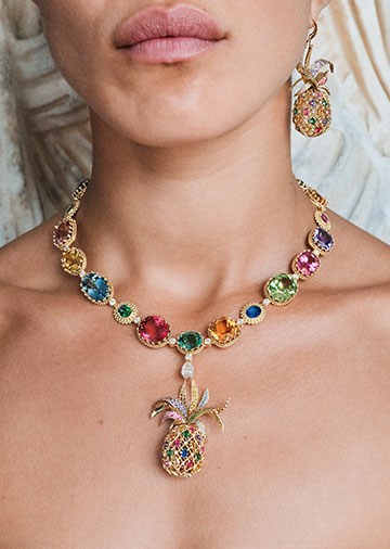 A Queen’s Garden of Dreams